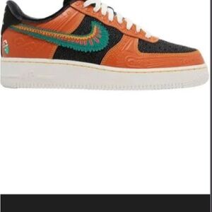 Bran New! Special Edition! FAMILIA Nike Black and Yellow Sneakers